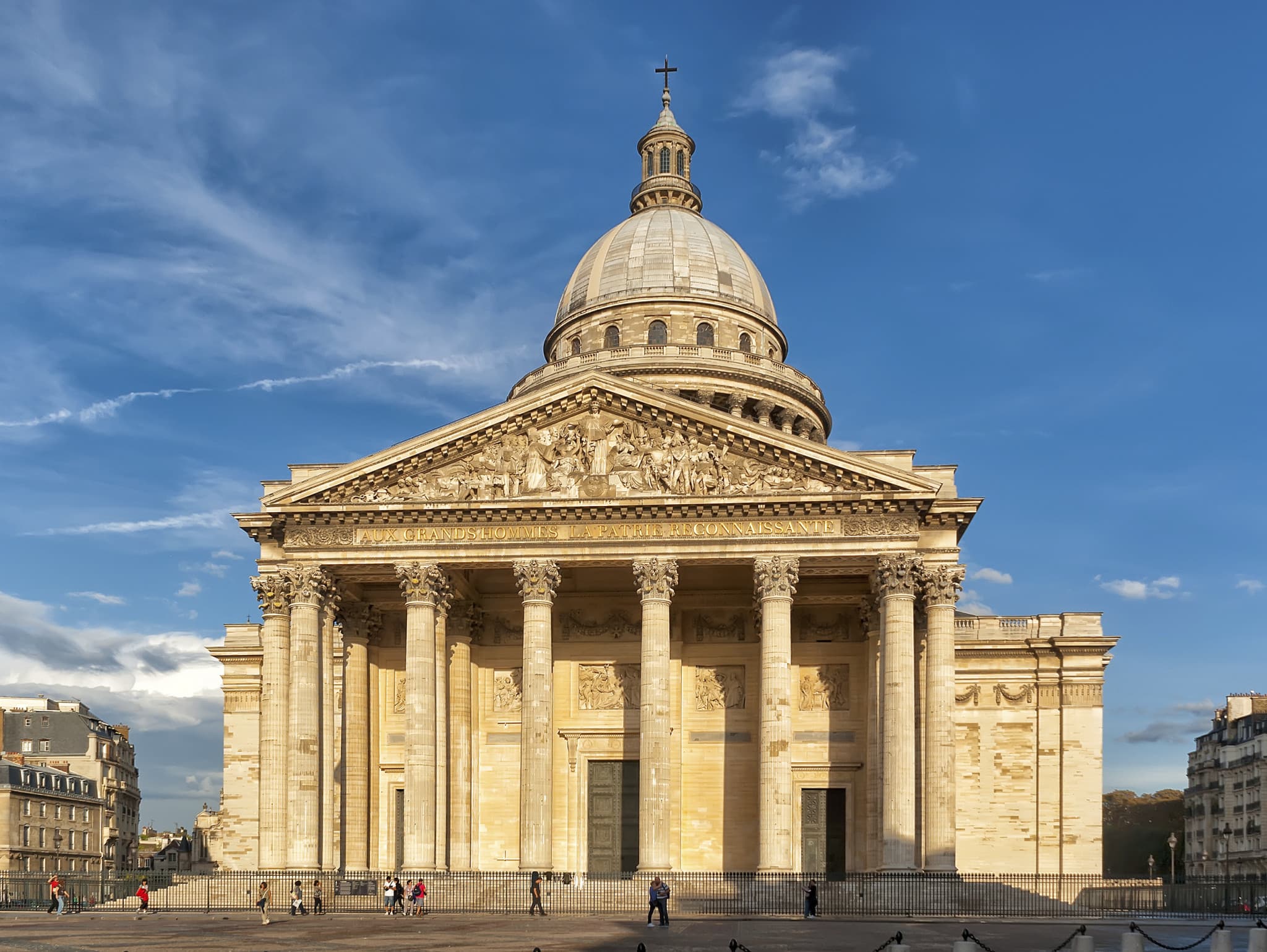 Paris Open-Top Bus Tour, Seine River Cruise, and Eiffel Tower Dining Experience - image 6