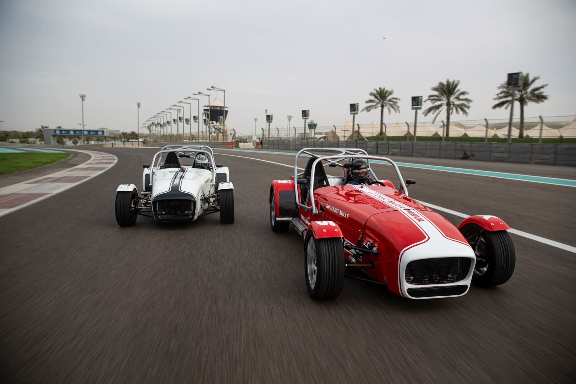 Yas Marina Circuit Caterham Seven 360 Driving Experience - image 2