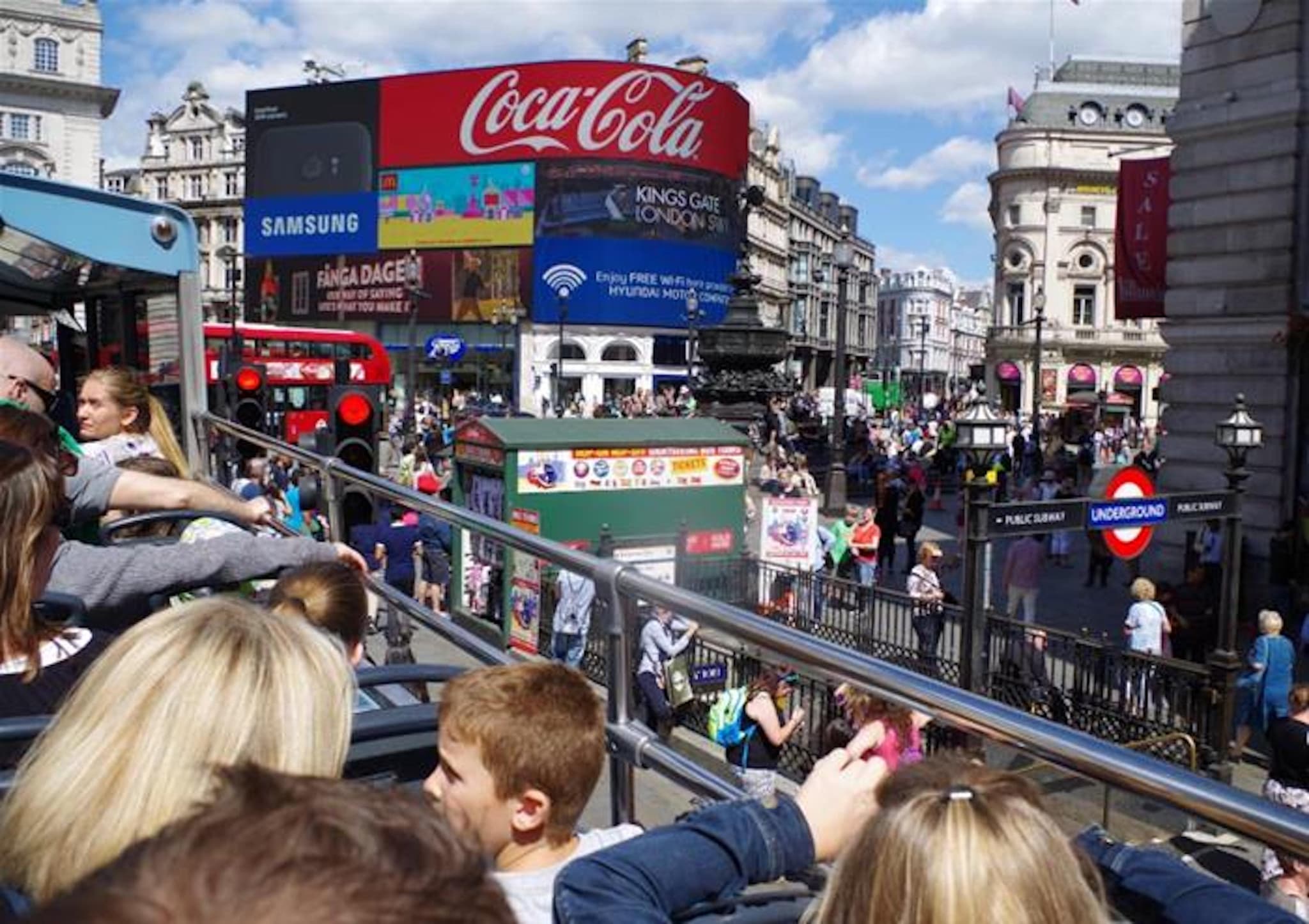 COMBO: Madame Tussauds London Ticket + London Hop-on Hop-off Bus Tour - image 4