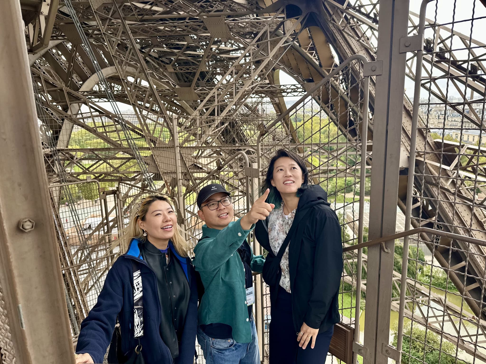 Eiffel Tower Guided Tour With Summit Entry + Seine River Cruise - main image