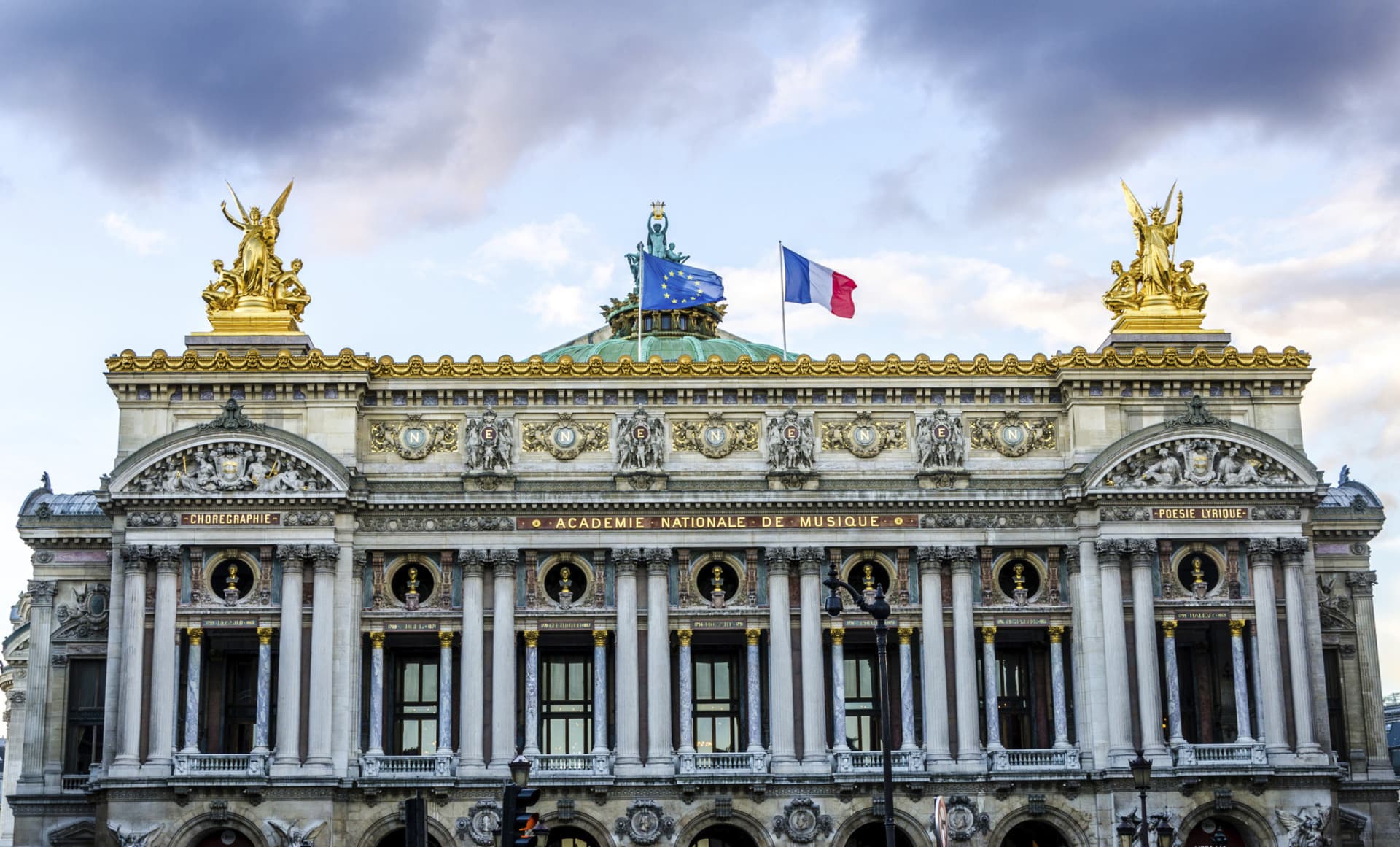 Paris Panoramic Bus Tour and Seine River Cruise - image 4