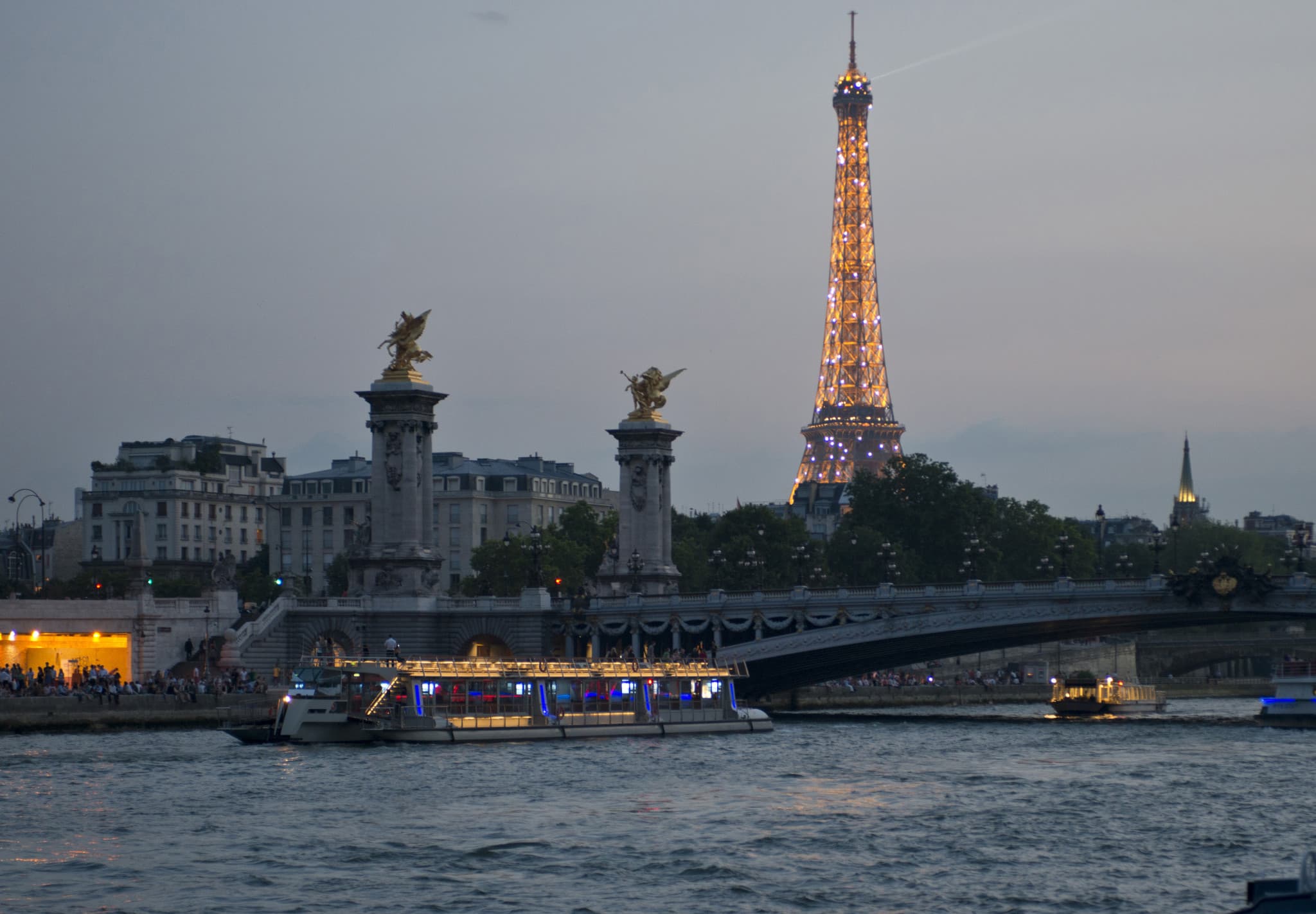 Paris Open-Top Bus Tour, Seine River Cruise, and Eiffel Tower Dining Experience - image 10