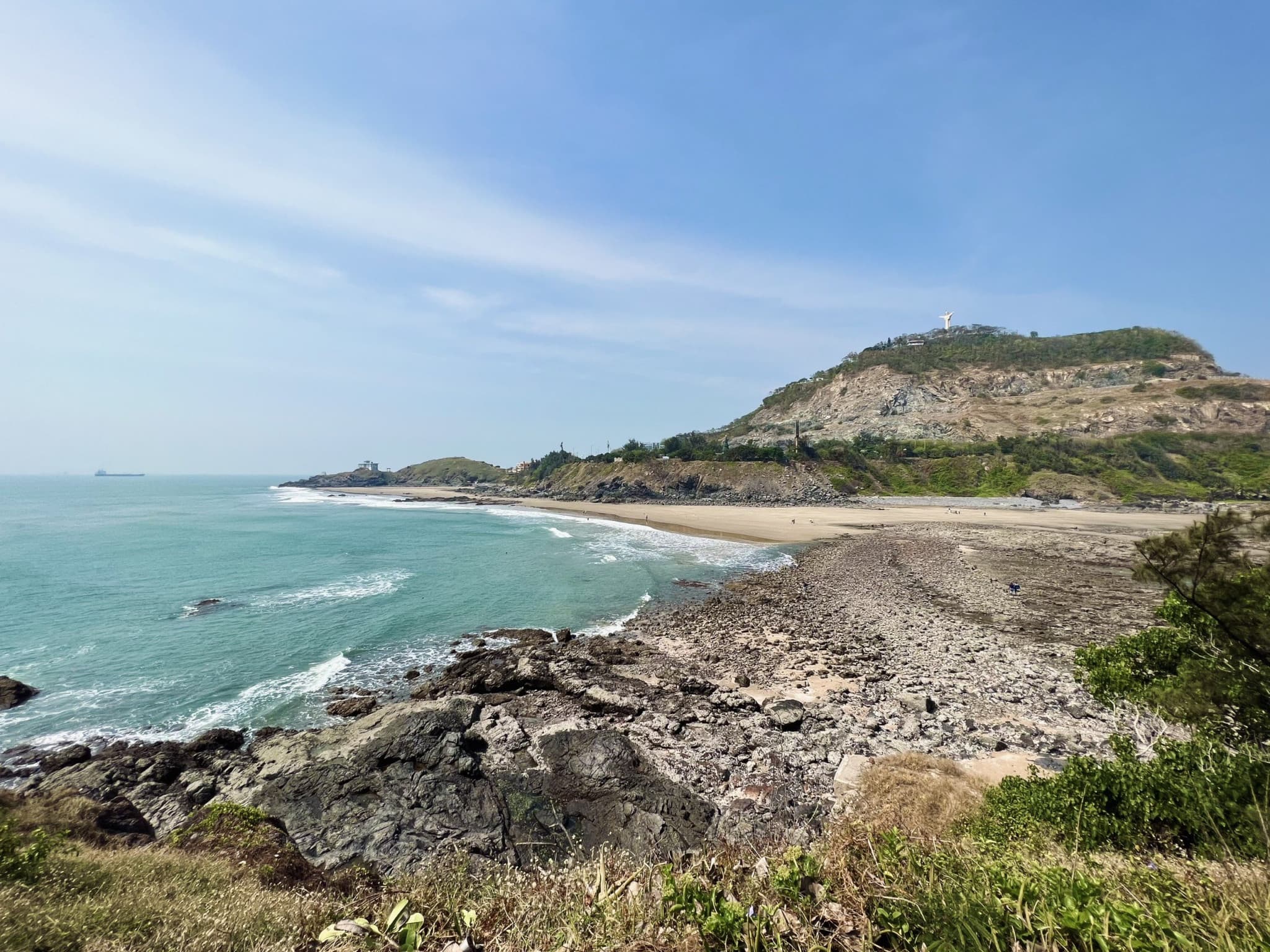 Vung Tau Full-Day Tour from Ho Chi Minh: Thuy Van Beach, Jesus Christ Statue, Thang Tam Temple - image 2