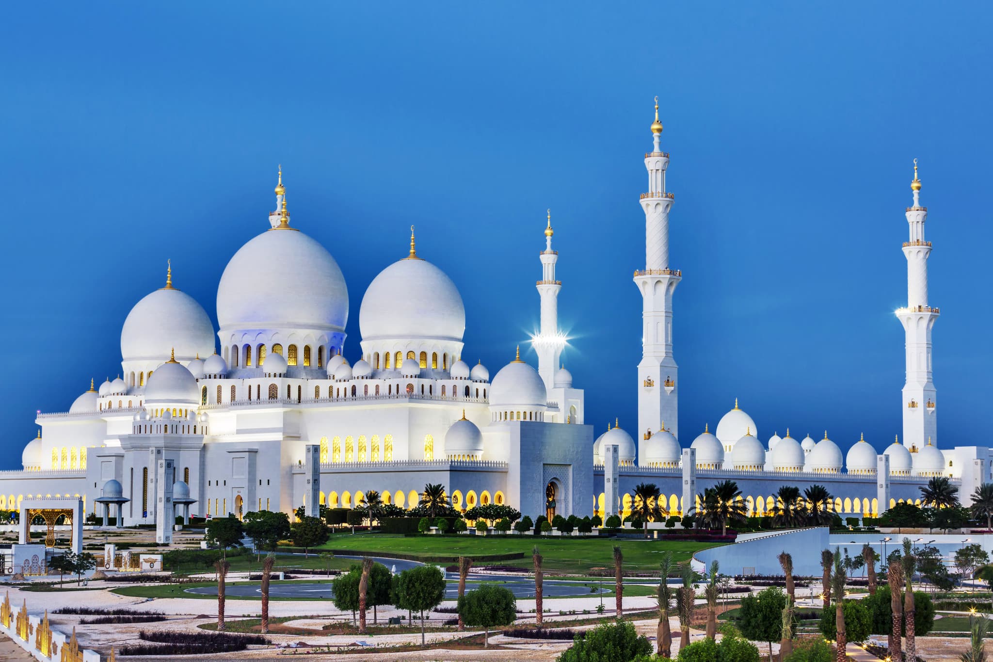 Abu Dhabi Premium City Tour from Dubai: Sheikh Zayed Mosque, Etihad Towers, Qasr Al Watan - main image