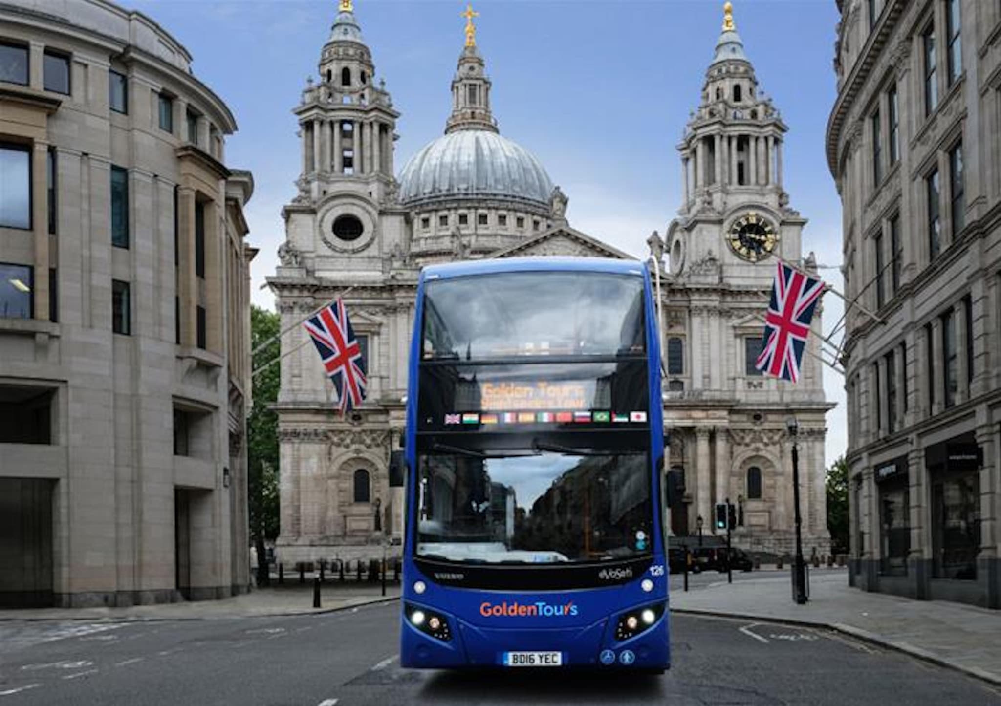 COMBO: SEA LIFE London Aquarium Ticket + London Hop-on Hop-off Bus Tour - image 2