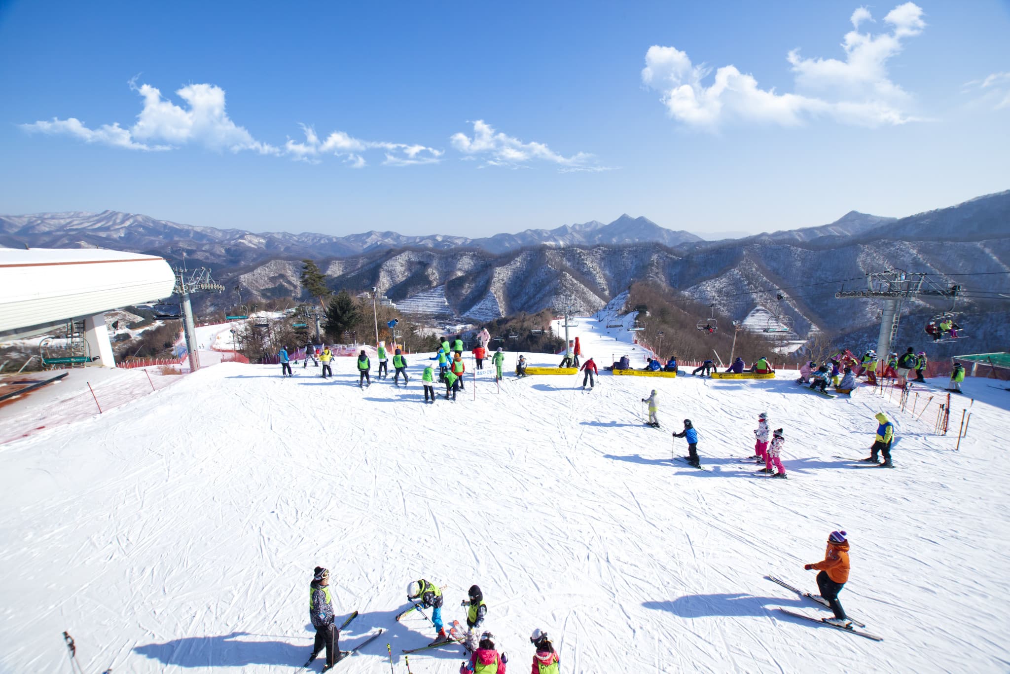 Elysian Gangchon Ski Resort and Eobi Ice Valley Full-Day Tour from Seoul - image 3