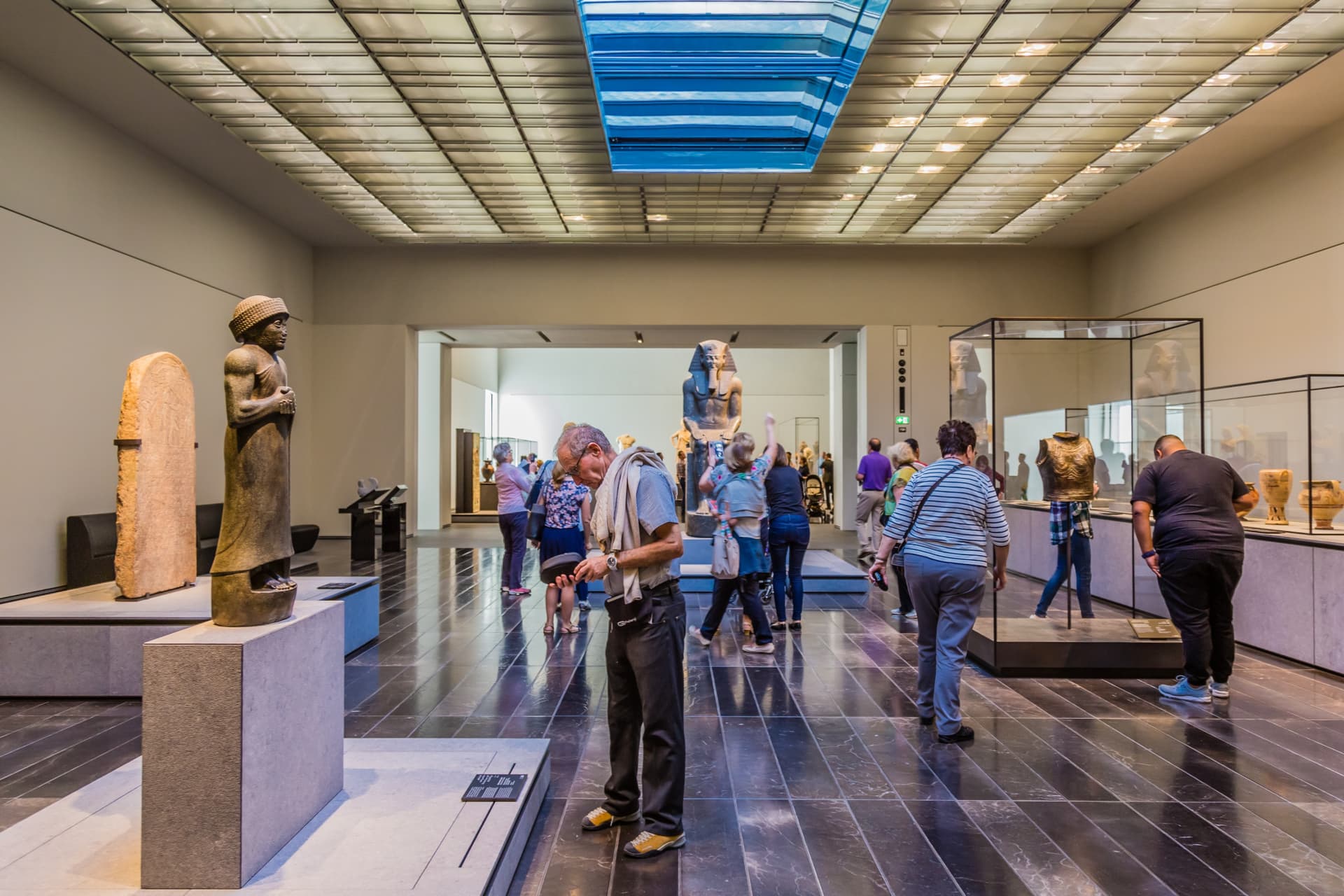 Sheikh Zayed Grand Mosque and Louvre Abu Dhabi Tour from Dubai - image 4