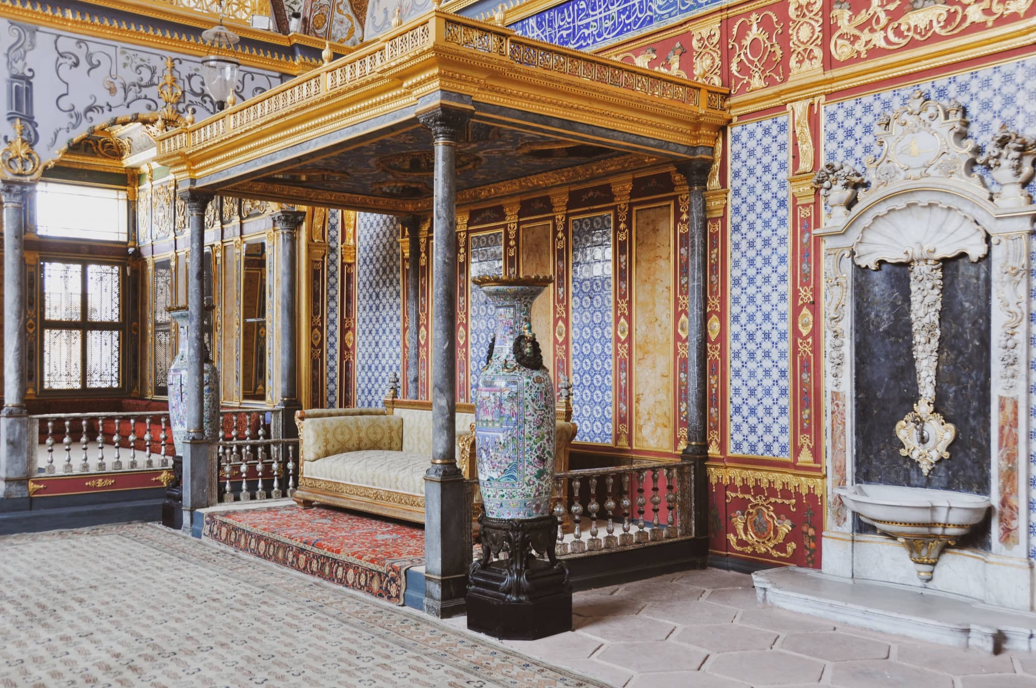 Topkapi Palace Guided Tour - image 2