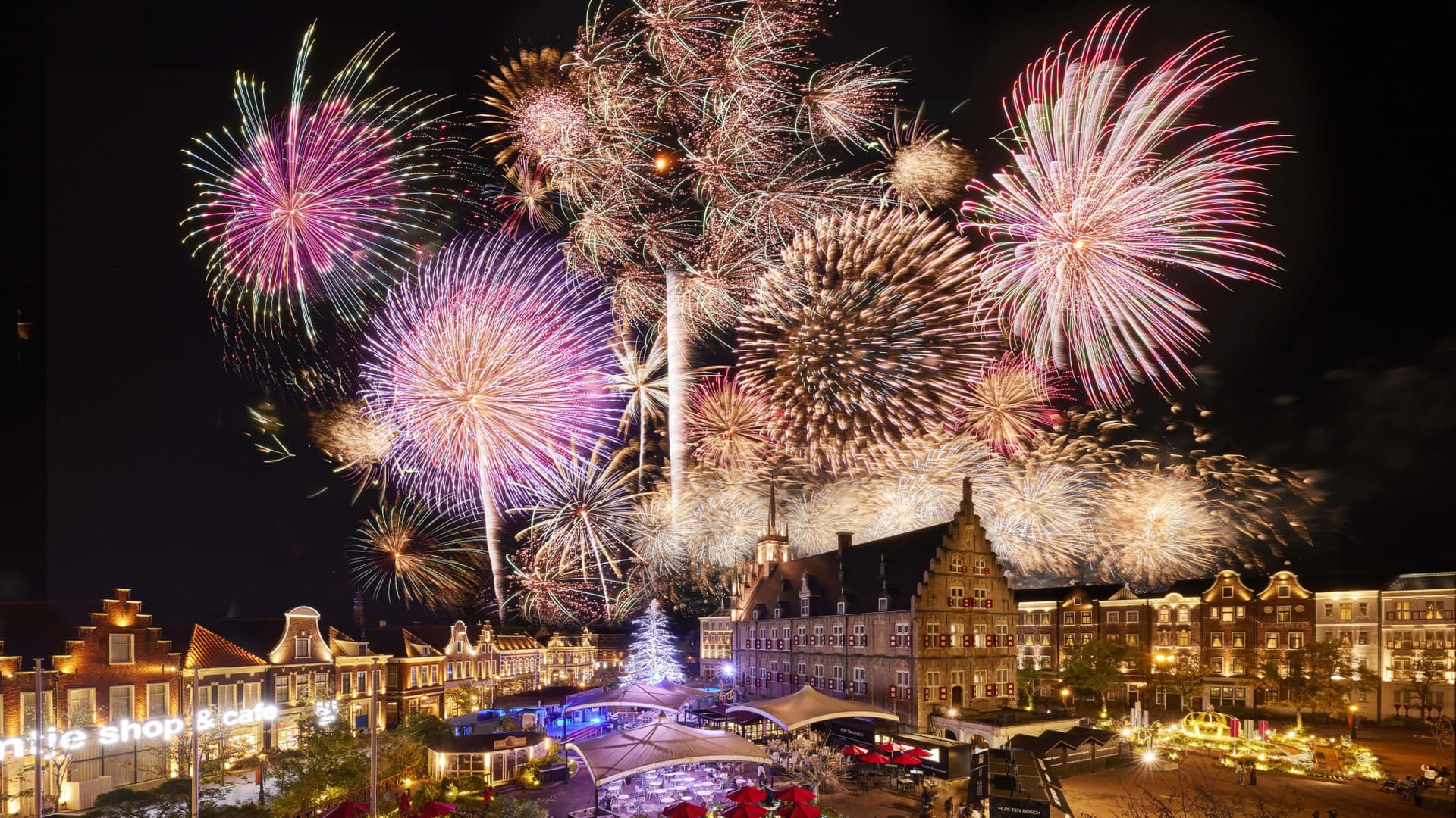 Huis Ten Bosch Theme Park - image 2