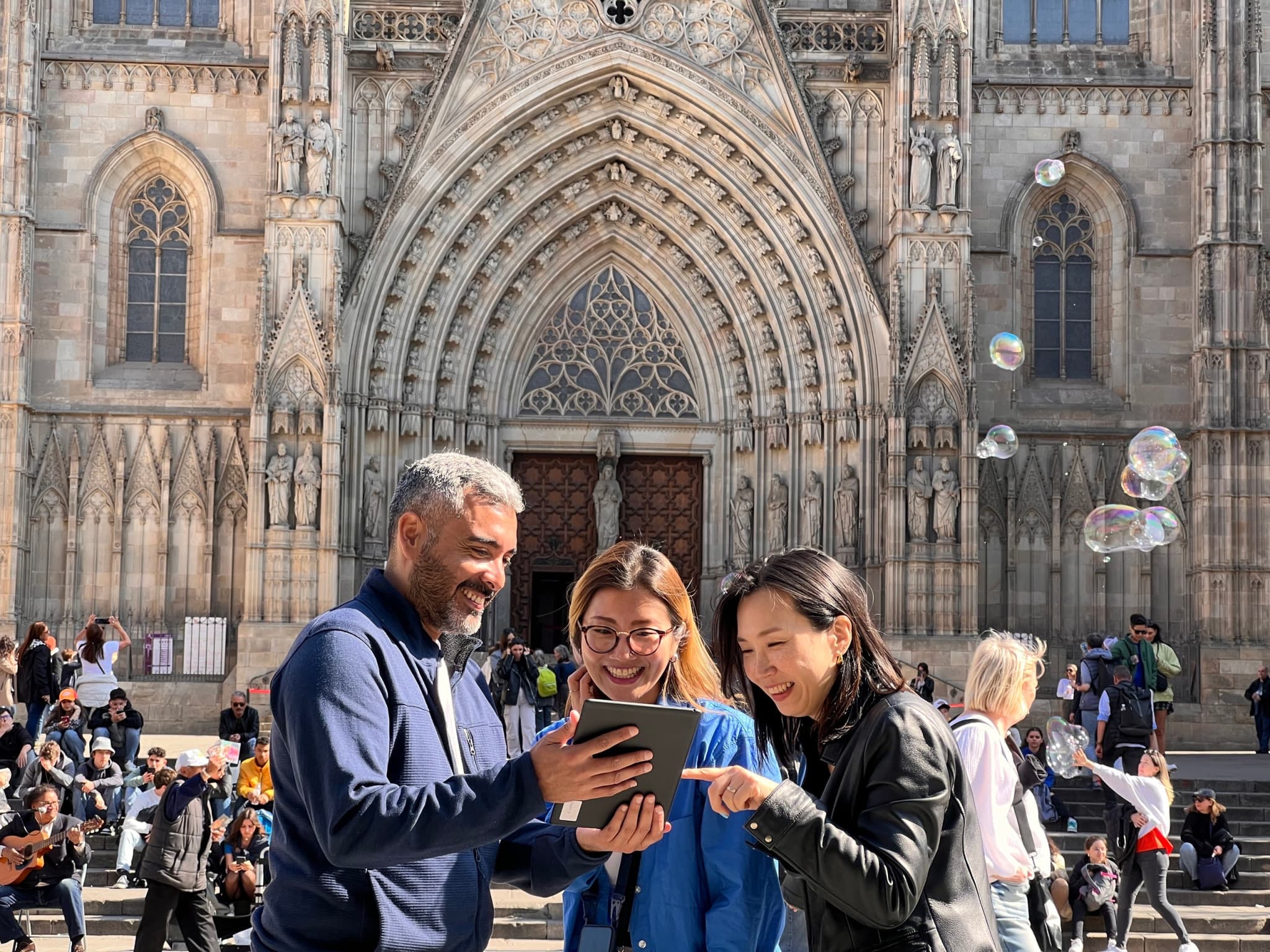 Barcelona Gothic Quarter Guided Tour in English, Mandarin, Korean - main image