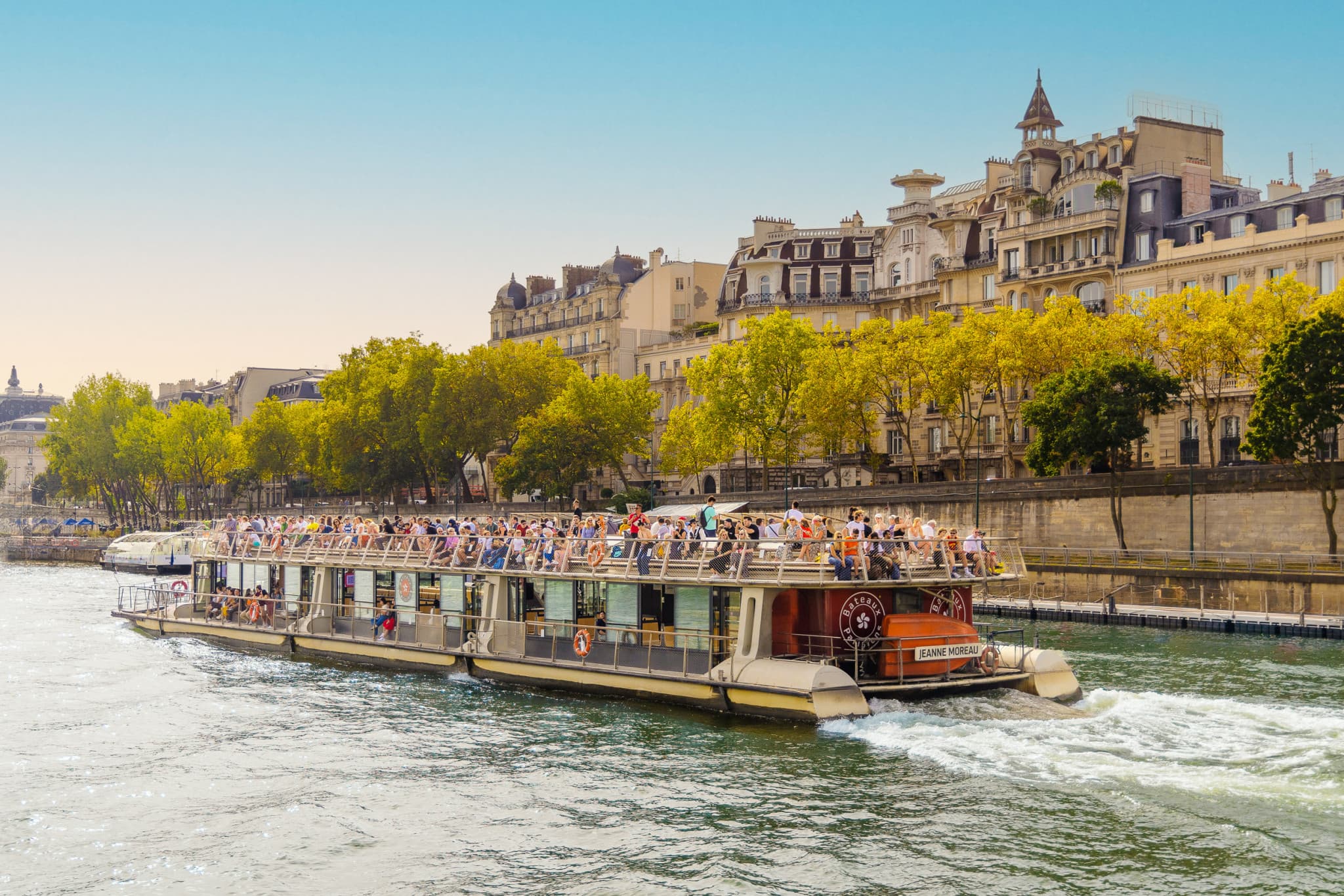 Seine River Cruise by Bateaux Parisiens – Departing from the Eiffel Tower - image 13