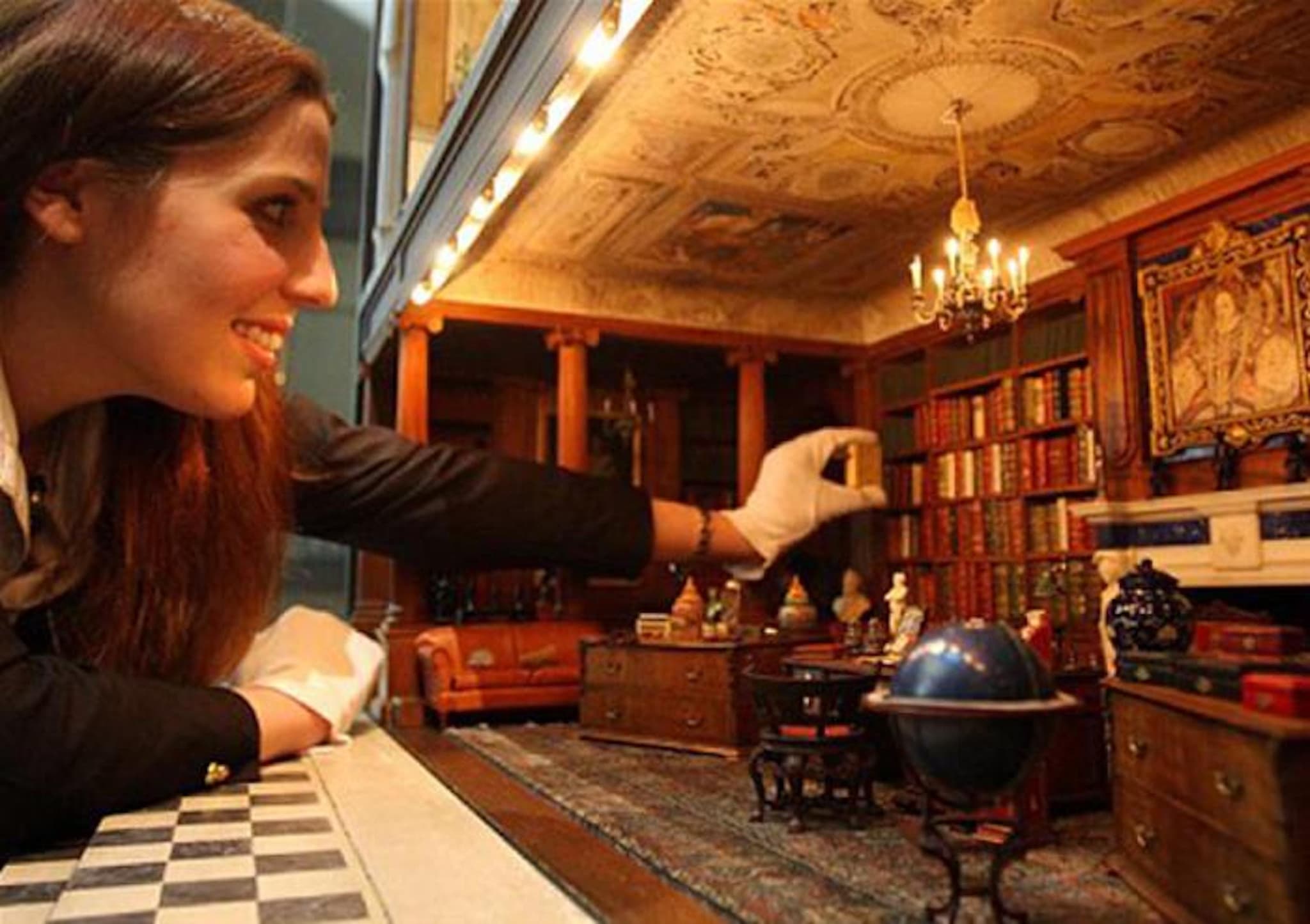 Hampton Court Palace, Windsor Castle, and London Sightseeing Tour - image 6