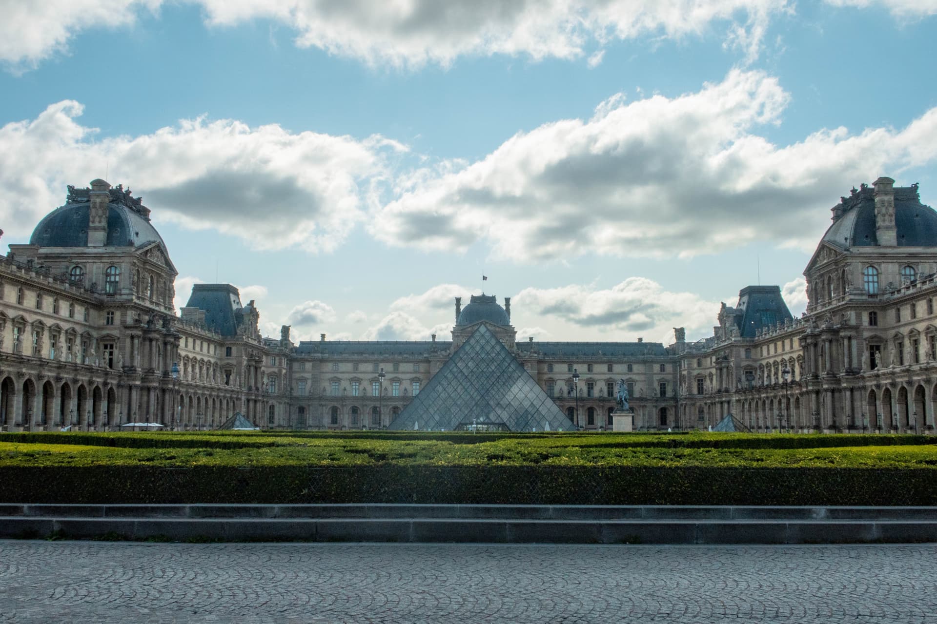 Paris Panoramic Bus Tour and Seine River Cruise - image 5