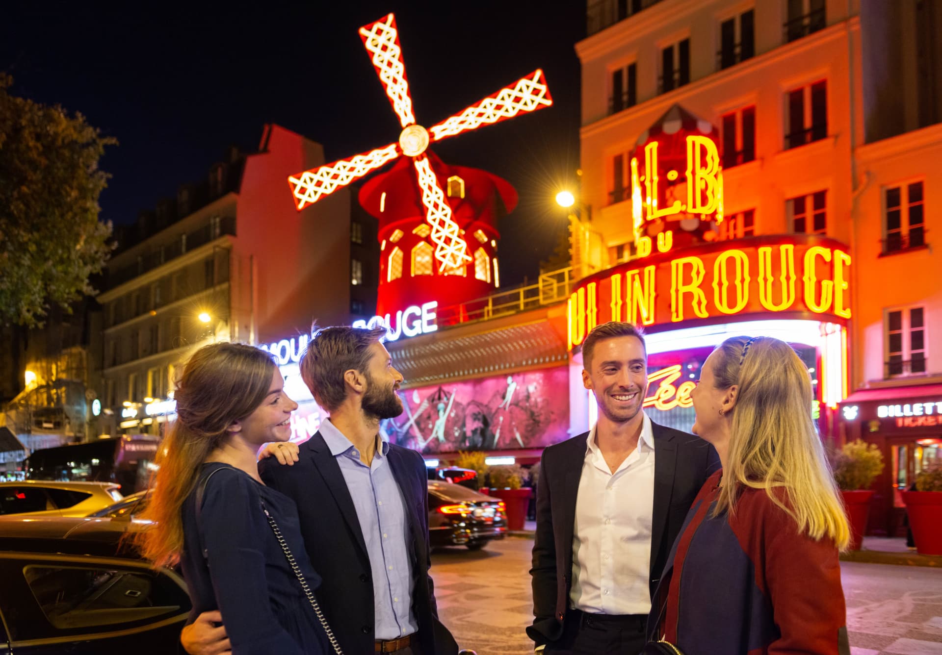 Moulin Rouge Cabaret Show and Paris Bus Tour - image 8